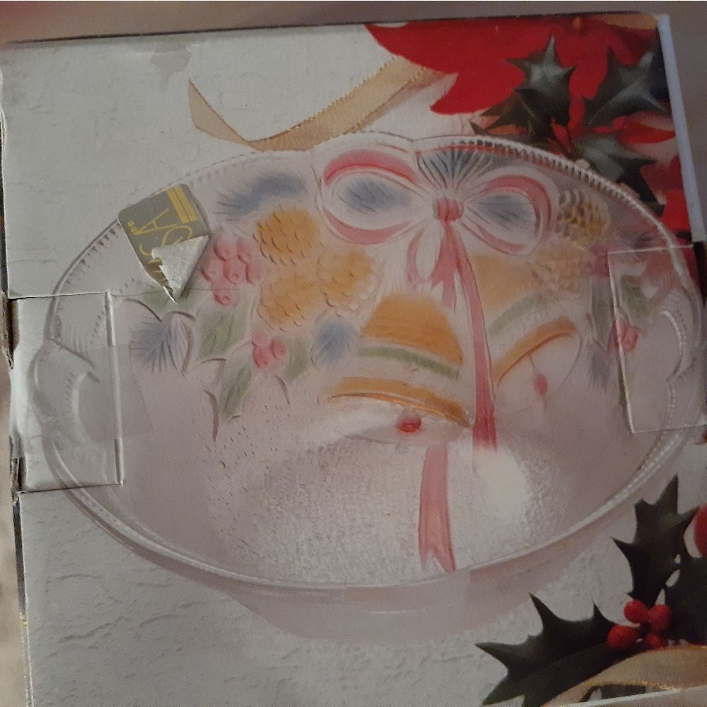 MIKASA Crystal 6" Christmas Bowl